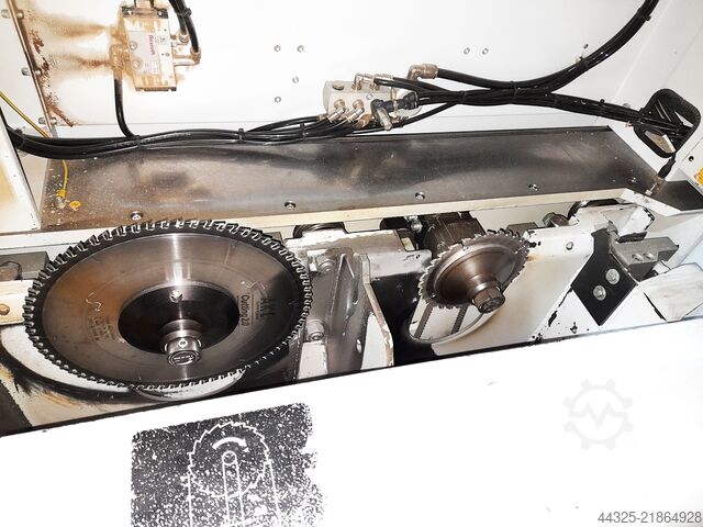 带自动送料功能的板锯 HOLZMA HPL 510/43/22