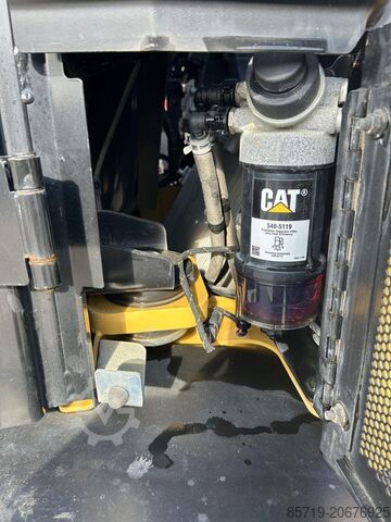 Lader CAT 906 (9145)