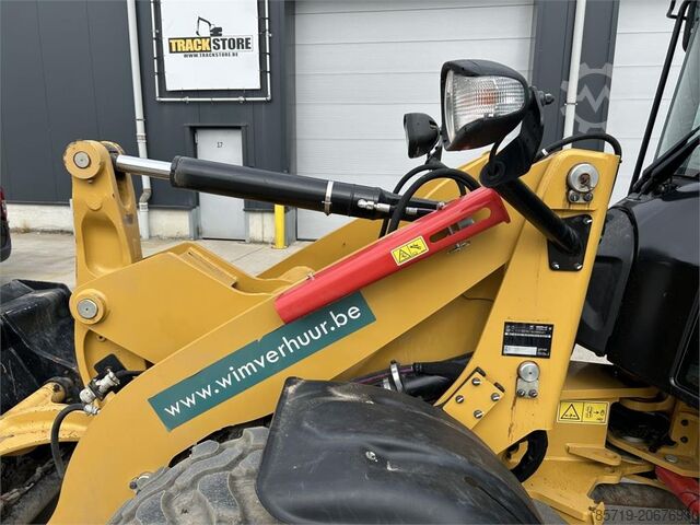 Lader CAT 906M (8758)