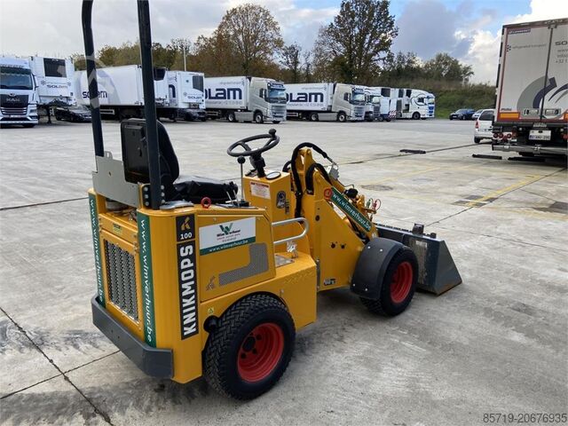 Lader Knikmops KM100 (7123)