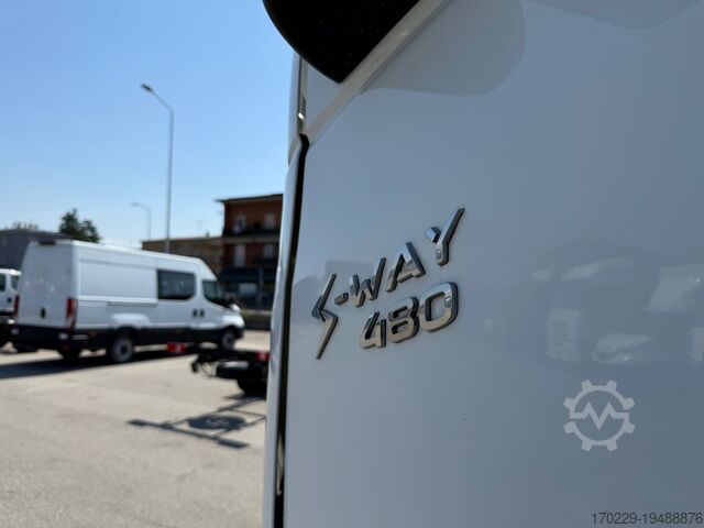 Traktor jalan raya standar IVECO S-WAY 480