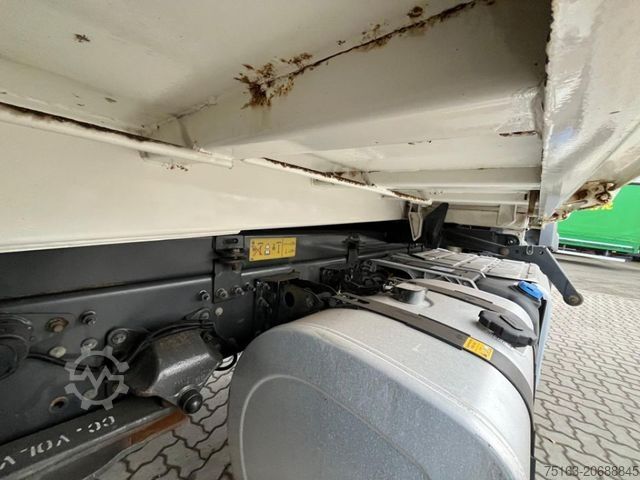 Three-sided tipper truck VOLVO FM 330 4x2 2-Achs Kipper Meiller