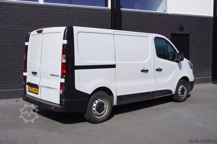 Panelvan Renault Trafic 2.0 dCi 130PK EURO 6 - Airco - Navi - Ca...