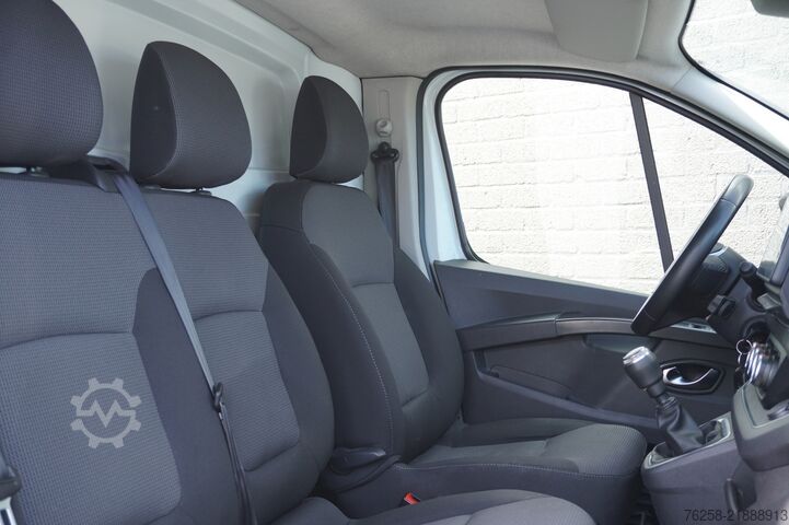 Panelvan Renault Trafic 2.0 dCi 130PK EURO 6 - Airco - Navi - Ca...