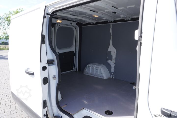 Panelvan Renault Trafic 2.0 dCi 130PK EURO 6 - Airco - Navi - Ca...