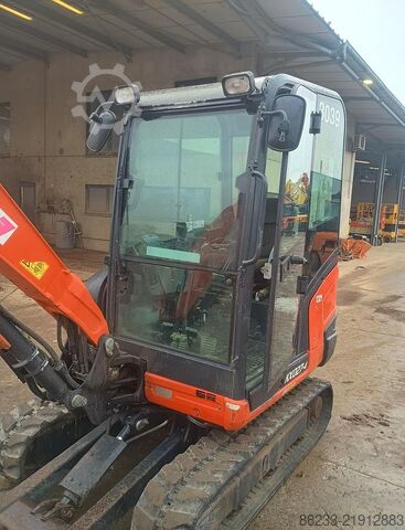 小型挖掘机 Kubota KX027-4