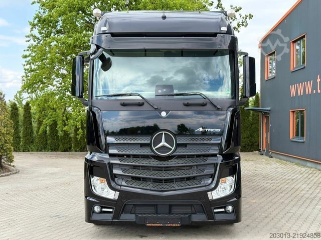 کامیون جعبه‌ای MERCEDES-BENZ Actros 2551 6x2 Koffer mit Laderampe