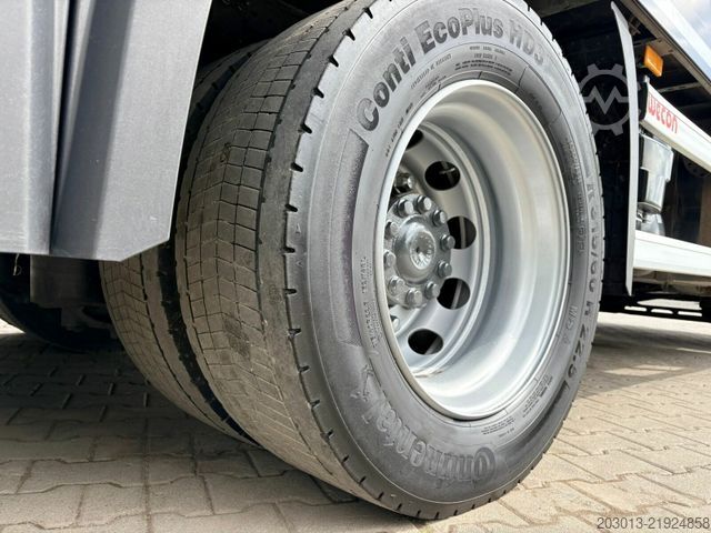 کامیون جعبه‌ای MERCEDES-BENZ Actros 2551 6x2 Koffer mit Laderampe