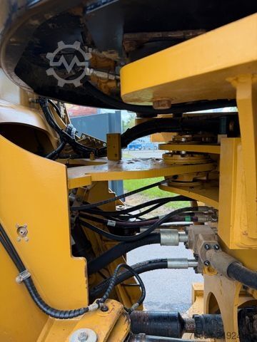 لودر چرخ‌دار CATERPILLAR 950M