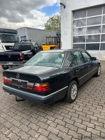 厢式货车 MERCEDES-BENZ 200E