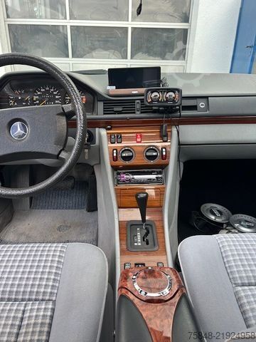 厢式货车 MERCEDES-BENZ 200E