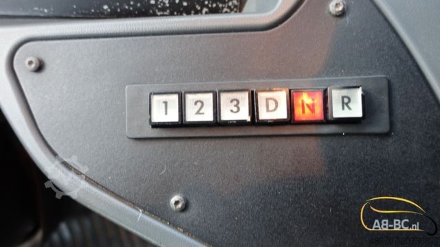 Bus pariwisata MERCEDES-BENZ Integro M, 57 Sitze