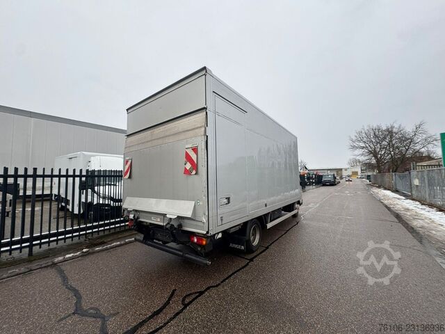 Fourgon tôlé FUSO Canter 7C18 Koffer mit Ladebordwand *Klima*