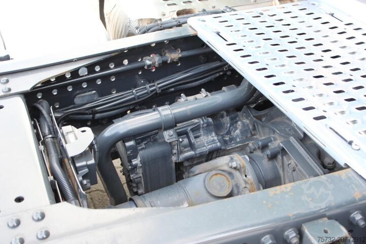 Влекач за голям обем Iveco S-Way 510 Retarder Alufelgen Navi 2 x Kühlbox