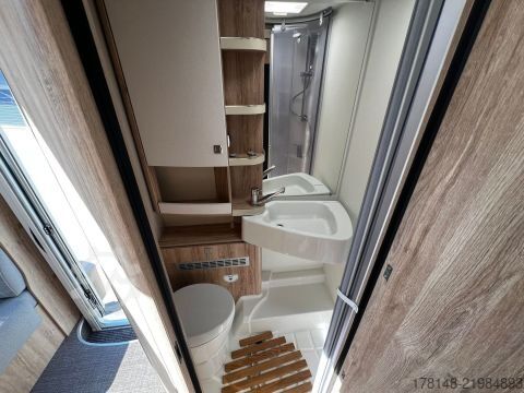Caravan/camper Eura Mobil Profila T 696 EB