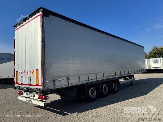 Nyitott ponyvás félpótkocsi Schmitz Cargobull Curtainsider Mega