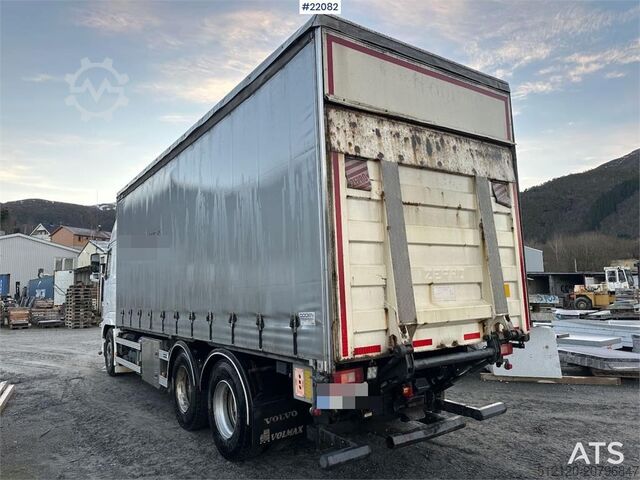 Valise Volvo FH16 700 Tandem Box Truck with Lift and Onspot