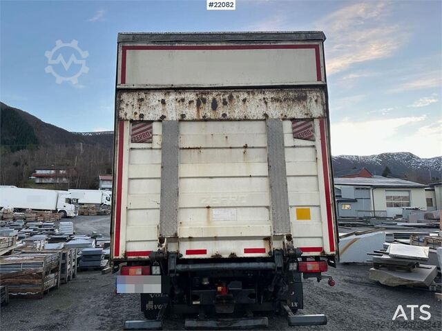 Valise Volvo FH16 700 Tandem Box Truck with Lift and Onspot