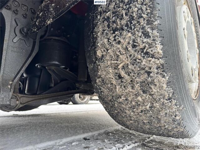 Camion-grue Volvo FH540 8x4 Tridem Crane truck w/ 50 t/m HMF crane w