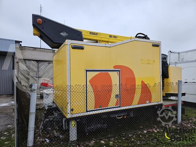 Nákladné vozidlo s pracovnou plošinou Versalift VDT-170-F