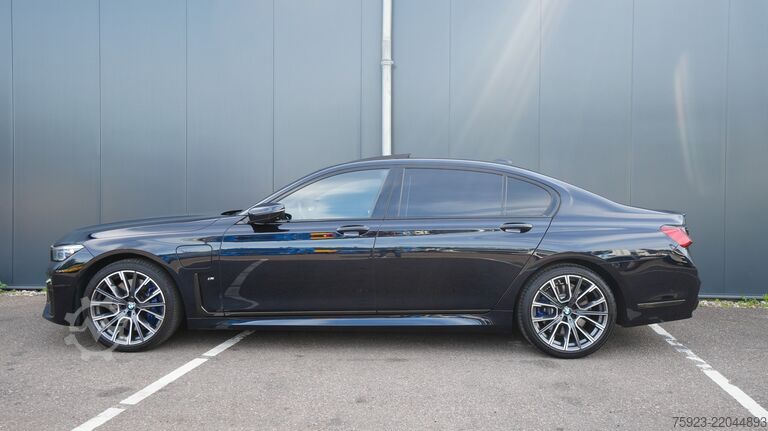 Transportasi penumpang BMW 745Le xDrive Hybrid 6-cyl
