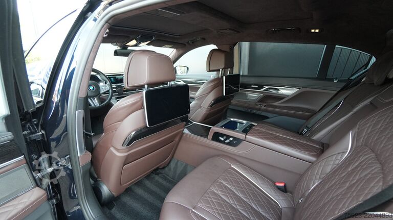 Transportasi penumpang BMW 745Le xDrive Hybrid 6-cyl