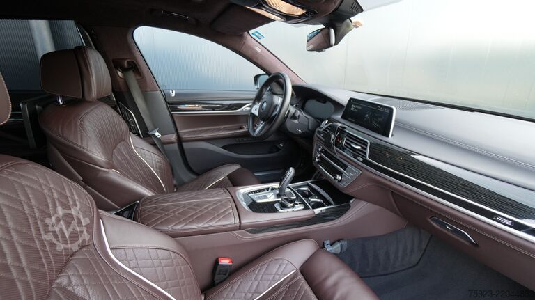 Transportasi penumpang BMW 745Le xDrive Hybrid 6-cyl