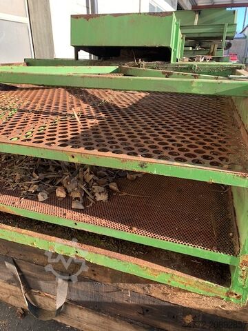 Dikey elek / Titreşimli ayırıcı Drevostroj TS 120