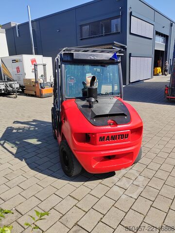 Forklift Medan Berat Manitou MSI 35 new tires