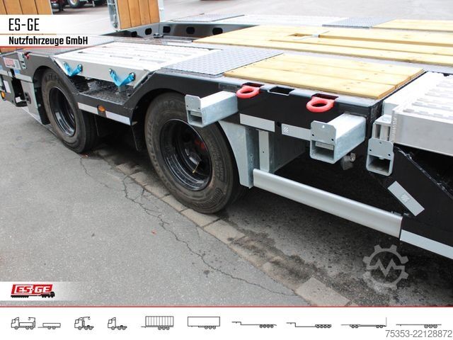 低平板挂车 SCHWARZMÜLLER Tieflader mit gekröpftem Plateau