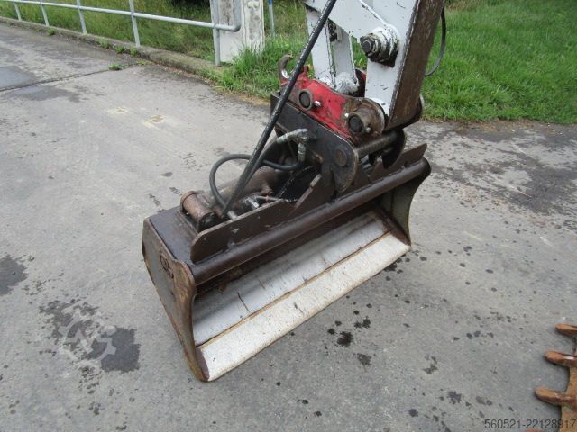 Miniexcavadora Takeuchi Takeuchi TB135