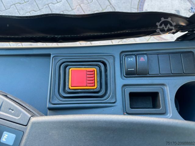 Čelni viličar JUNGHEINRICH EFG 215 / Triplex: 4.25m! / SS / nur 2.865h!