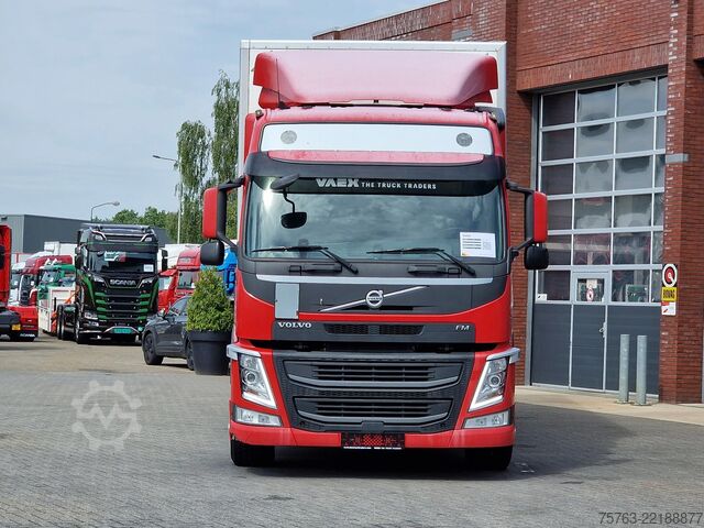 Kofer Volvo FM 370 Globetrotter 6x2*4 - Box with sidedoors ...