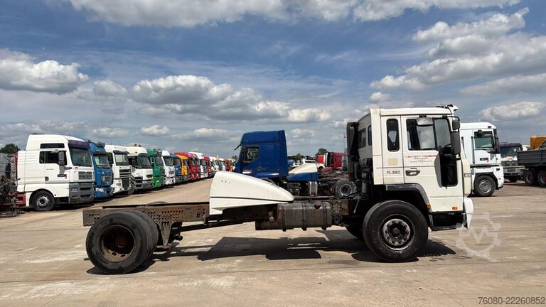 Chassis med førerhus Volvo FL 250 (10 BOLTS / 10 BOULOTS / 18 TONNES / MAN...