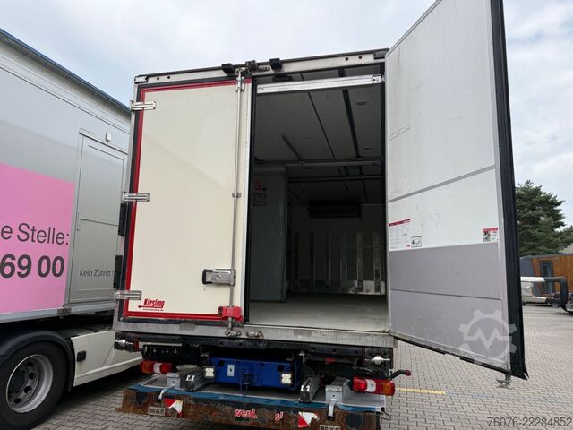 کامیون یخچال‌دار MERCEDES-BENZ 1530 LL 7m Tiefkühler LBW Thermo King T1000R