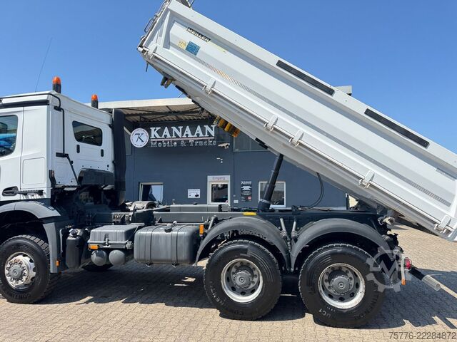 Camion basculante trilateral MERCEDES-BENZ 3343 Arocs 4 Allrad 6x6 MEILLER  Only 34.000 Km
