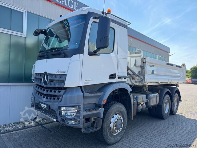Camion basculante trilateral MERCEDES-BENZ 3343 Arocs 4 Allrad 6x6 MEILLER  Only 39.000 Km