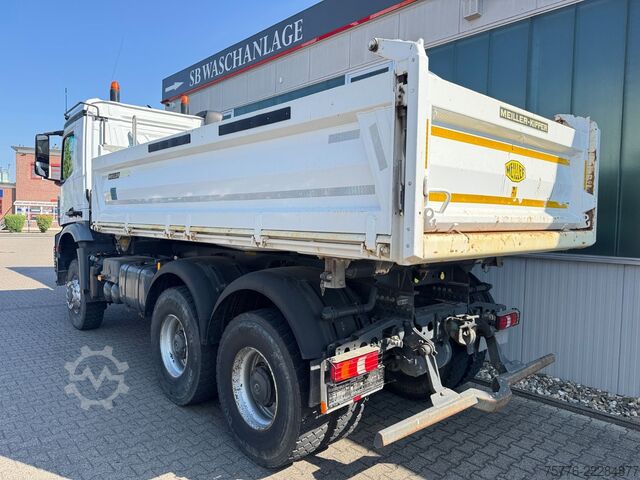 Camion basculante trilateral MERCEDES-BENZ 3343 Arocs 4 Allrad 6x6 MEILLER  Only 39.000 Km