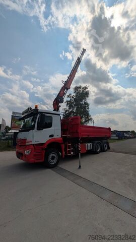 Trostrani kiperski kamion MERCEDES-BENZ Arocs 2532 Kipper Bordmatik KRAN lift/lenk