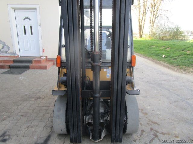 Dizel viljuškari Caterpillar DP25N - Triplex-Freihub 5,6m + Seitenschieber