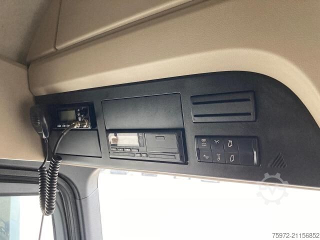 標準トラクターユニット  Actros 1845 LS