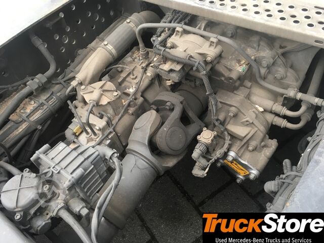 標準トラクターユニット  Actros 1845 LS