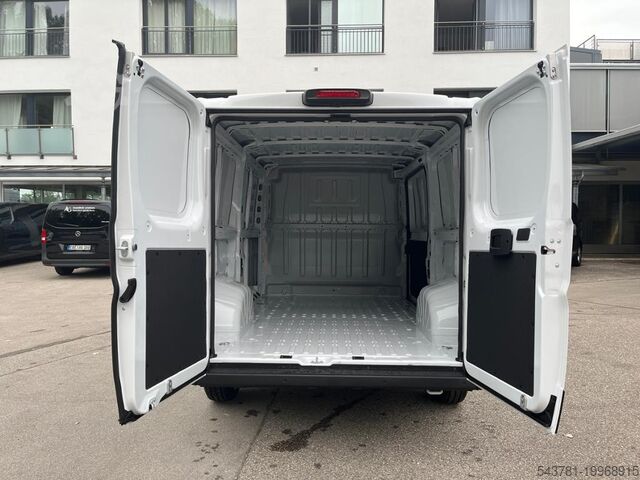 Minibus FIAT Ducato 33 L2H1 CarPlay RüKa 260Grad Türen Klima