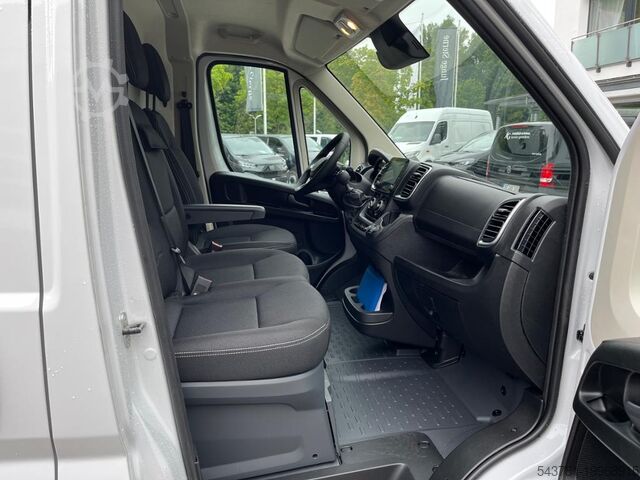 Minibus FIAT Ducato 33 L2H1 CarPlay RüKa 260Grad Türen Klima
