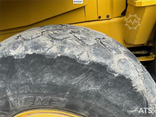 轮式装载机 Komatsu WA320-3H wheel loader w/ bucket WATCH VIDEO