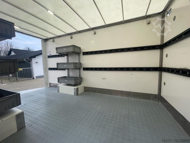 Transporter mit Koffer Renault Master Koffer mit Auffahrrampe Klima EUR