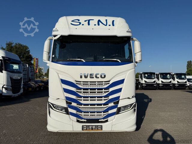 Staðlaður dráttarbíll IVECO STRALIS S-WAY 510 AS440S51T/P Standklima Intarde