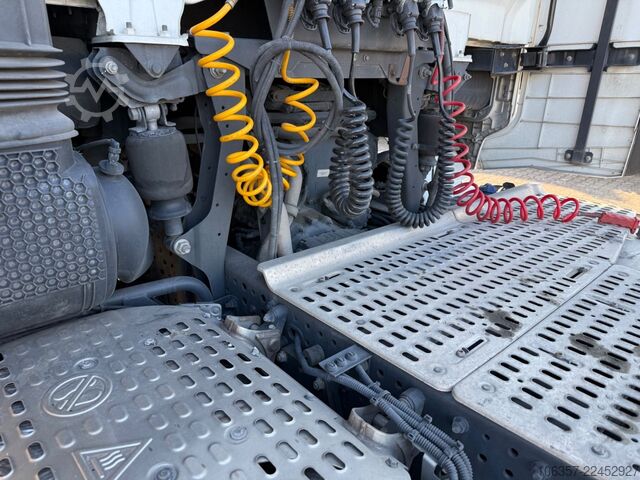 Staðlaður dráttarbíll IVECO STRALIS S-WAY 510 AS440S51T/P Standklima Intarde