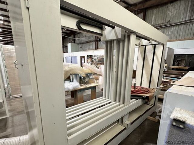 Korpuspresse COMIL CF 2000