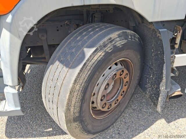 čemodāns DAF CF 85.360 * 6x2  * Euro 4 * 1 x Bed